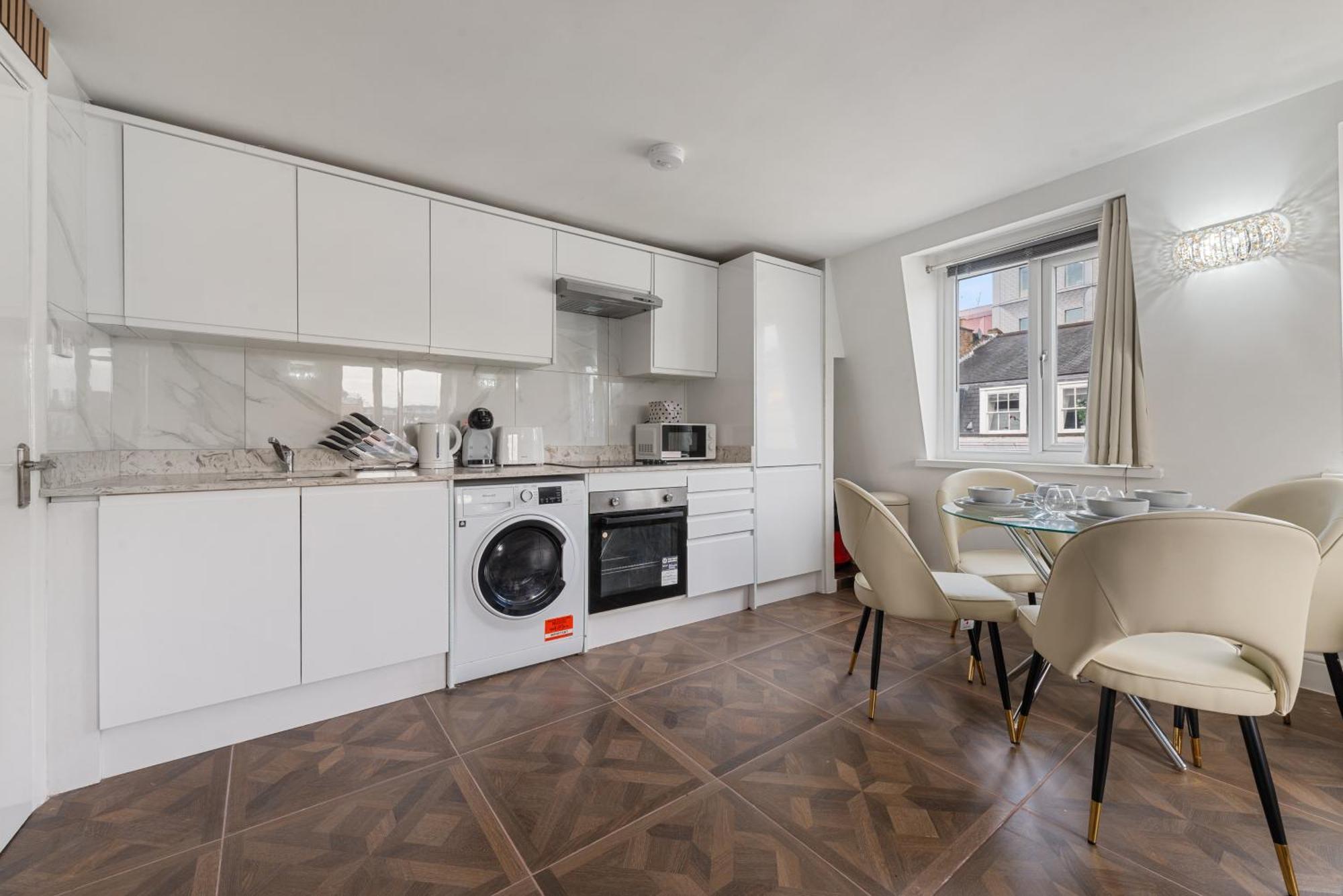 Stylish In The Heart Of Soho Your West End Escape! Gsg Londres