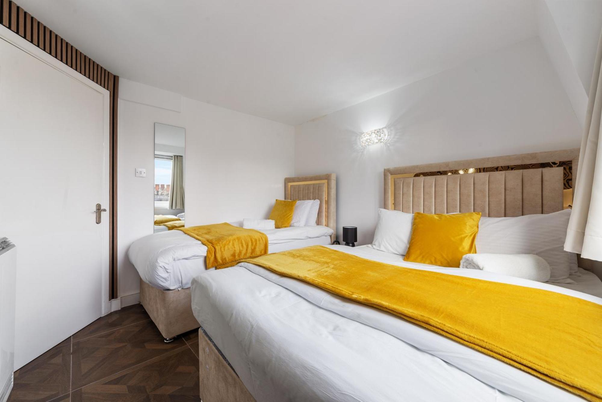Stylish In The Heart Of Soho Your West End Escape! Gsg Londres